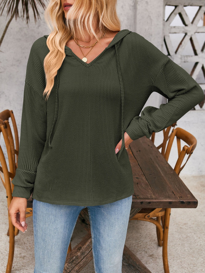 Stilla | Sweatshirt med hætte Double Take med snor, nedadgående skuldre og lange ærmer