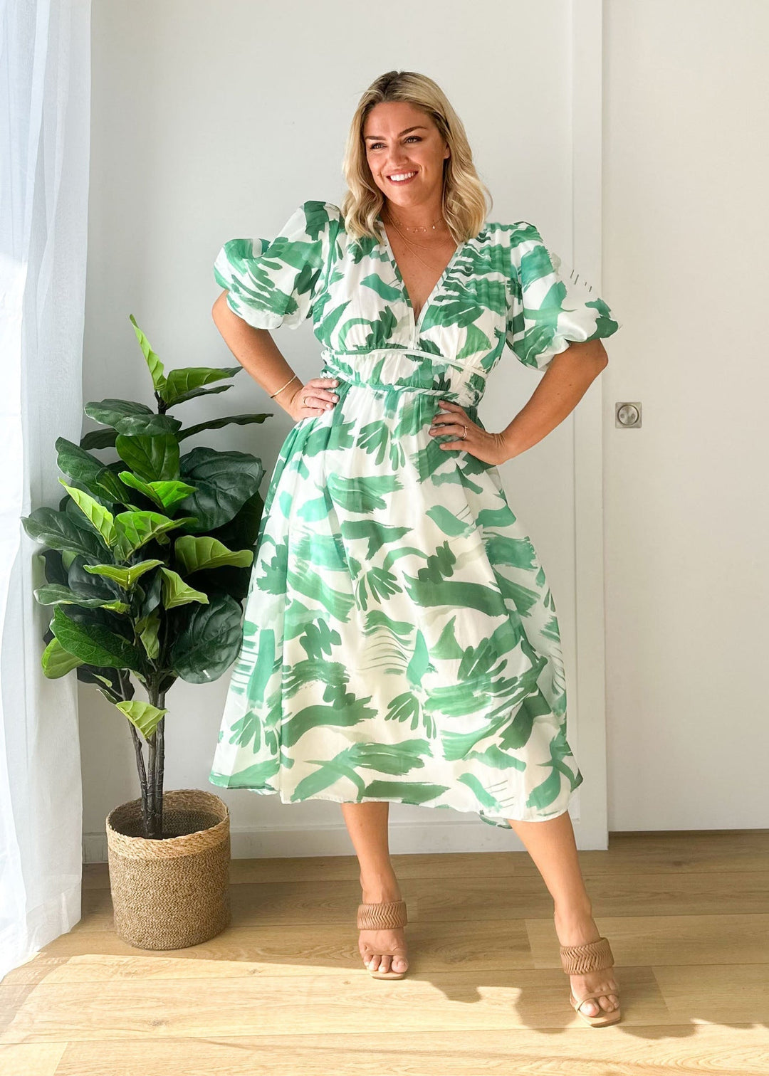 Stilla | Lang Kjole Med V-udskæring Og Puffærmer