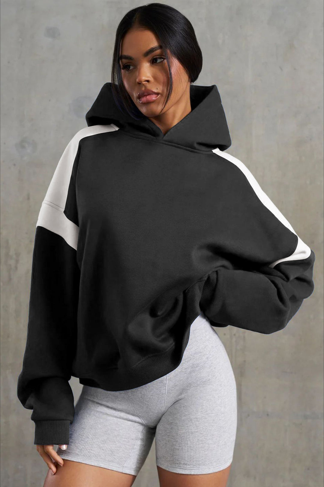 Stilla | Oversize-sweatshirt med hætte og kontrasterende detaljer