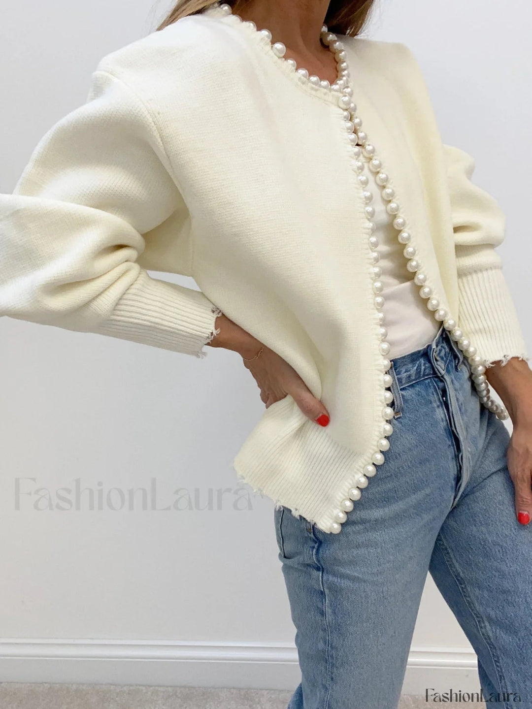Stilla | Strik Cardigan med Perle Dekorationer og Flosset Kant