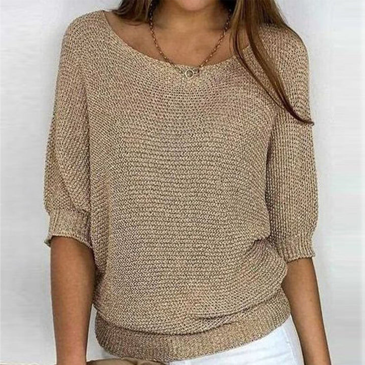 Stilla | Elegant damebluse med bred rund halsudskæring