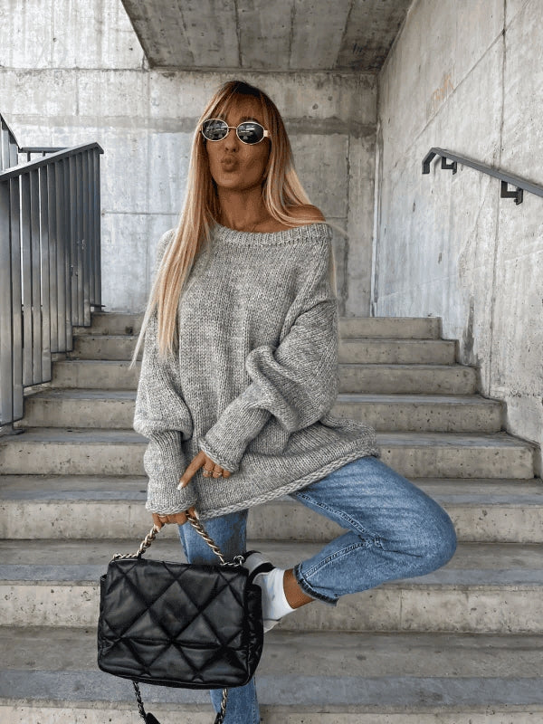 Stilla | Locker Strikket Damepullover med Skulderfri Design