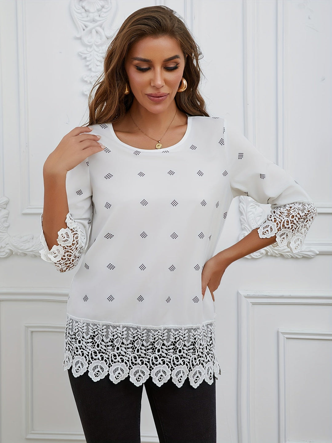 Stilla | Bluse Med Blondekant, Ærmer, Rund Halsudskæring, Afslappet Look
