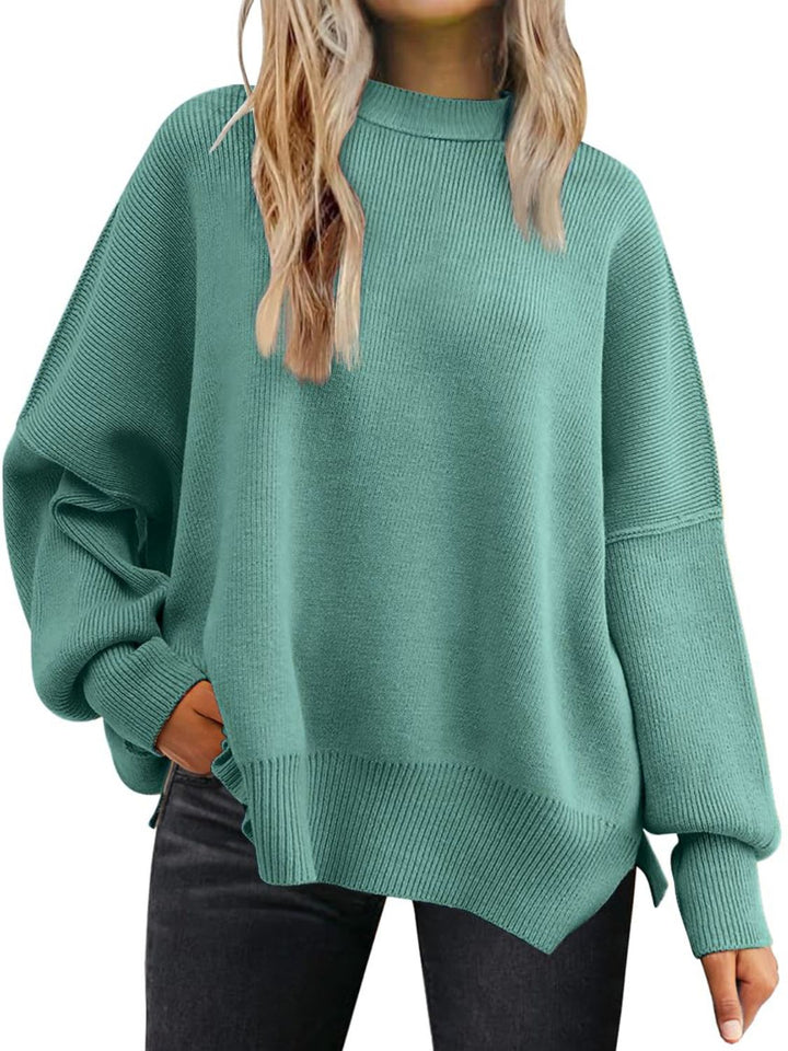 Stilla | Rundhals Pullover med Slids og Faldende Skuldre