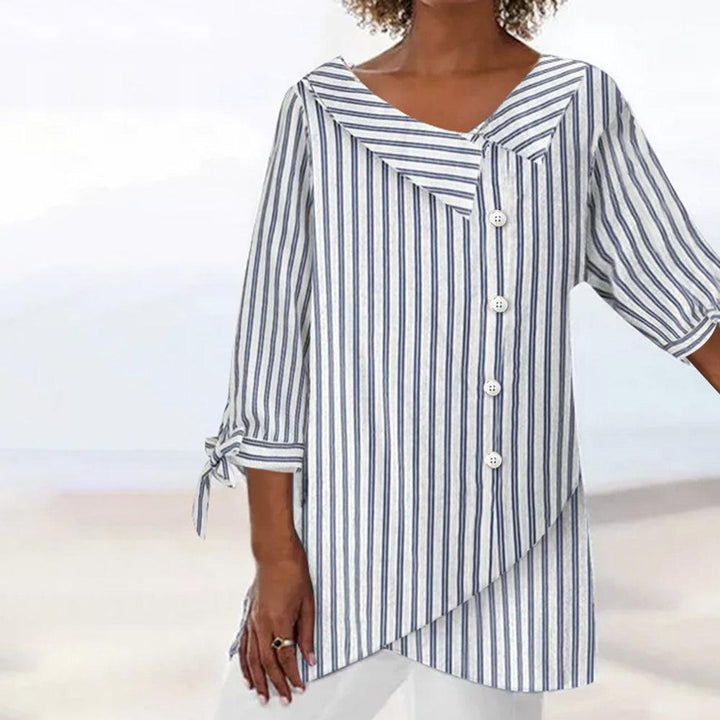 Stilla | Elegante Stribet Bluse Med 3/4 Ærmer