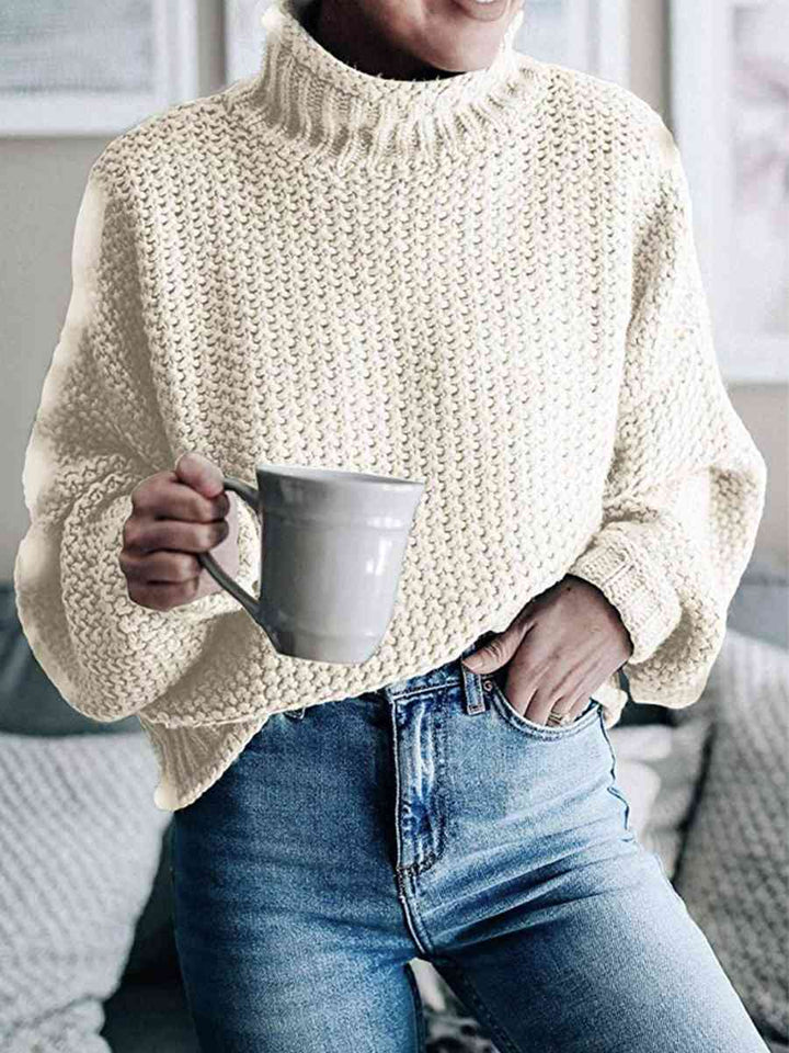 Stilla | Figurvenlig strikbluse med elegance