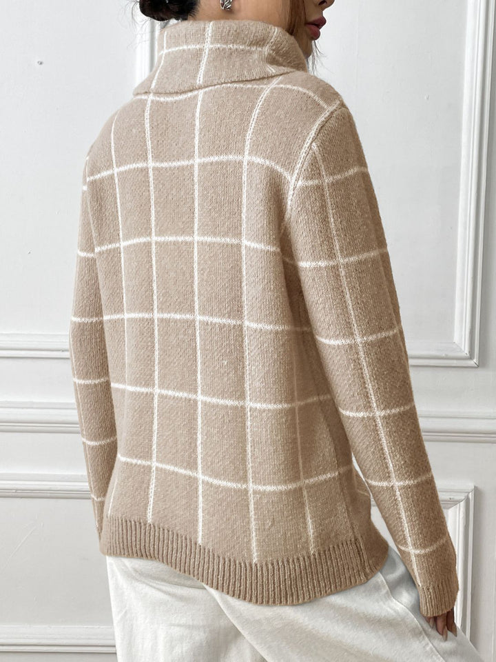 Stilla | Pullover med høj hals og lange ærmer med hjerteformet ternet mønster