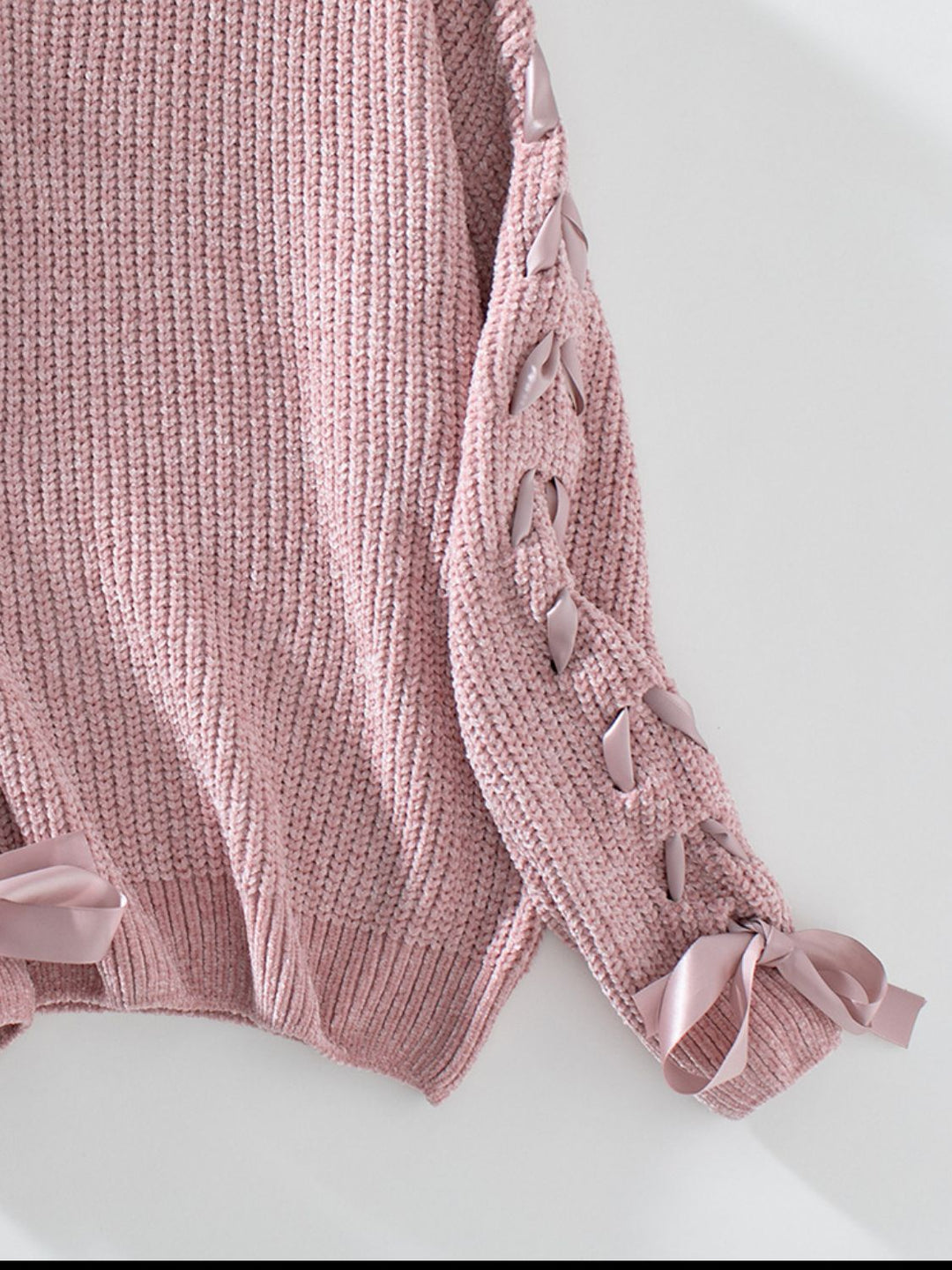 Stilla | Pullover med lange ærmer og rund, snøret krave