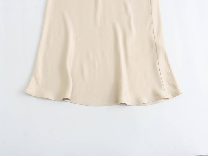 Stilla | Kjole til kvinder lavet af spidse, satin og silke