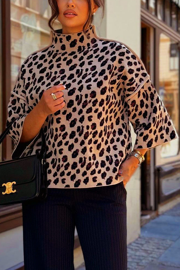 Stilla | Cozy Striktrøje med Leopardprint og Løs Rolledneck