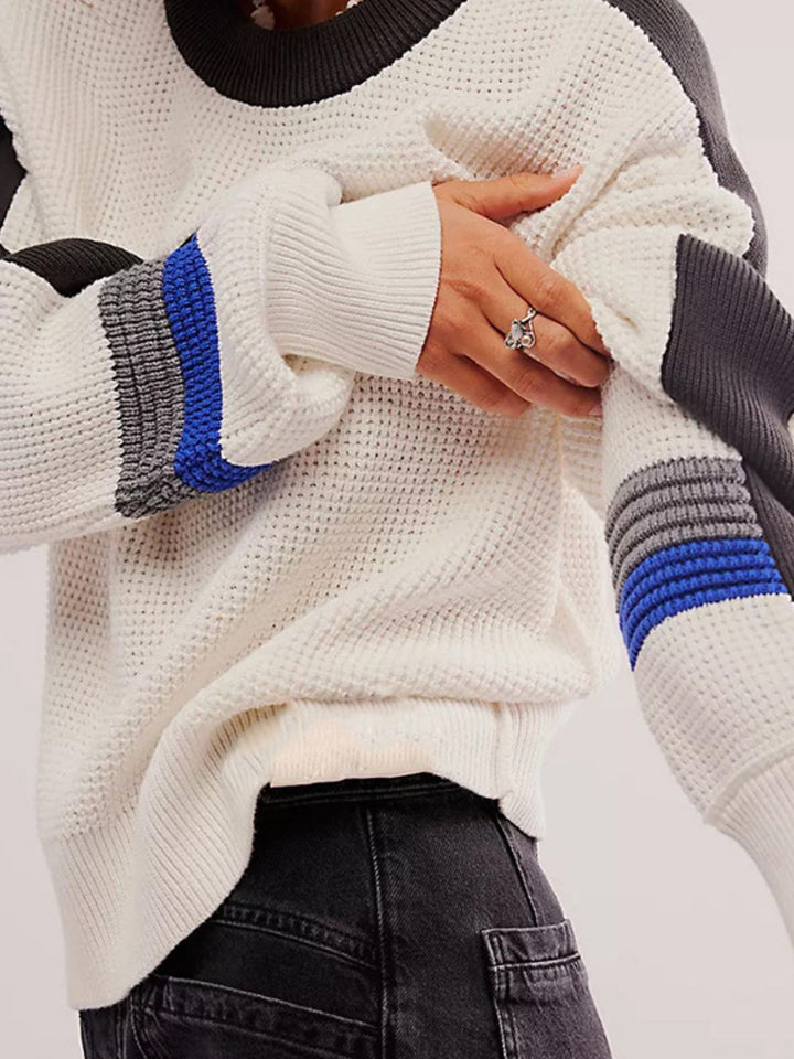 Stilla | Sweatshirt med kontrasterende rund halsudskæring i rib strik