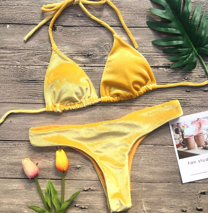 Dame triangel-bikini lavet af blødt stretchmateriale med justerbar snøring Stilla