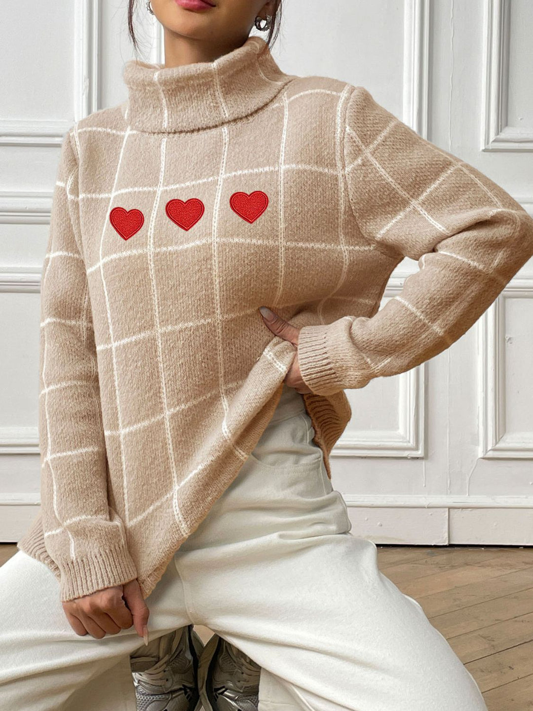 Stilla | Pullover med høj hals og lange ærmer med hjerteformet ternet mønster