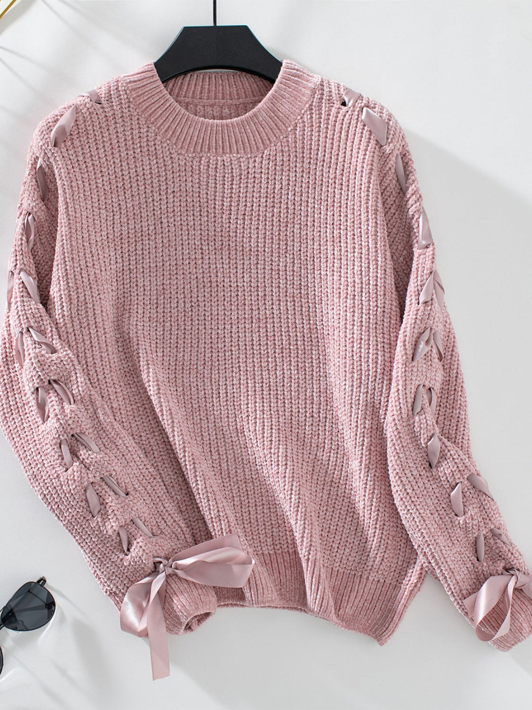 Stilla | Pullover med lange ærmer og rund, snøret krave