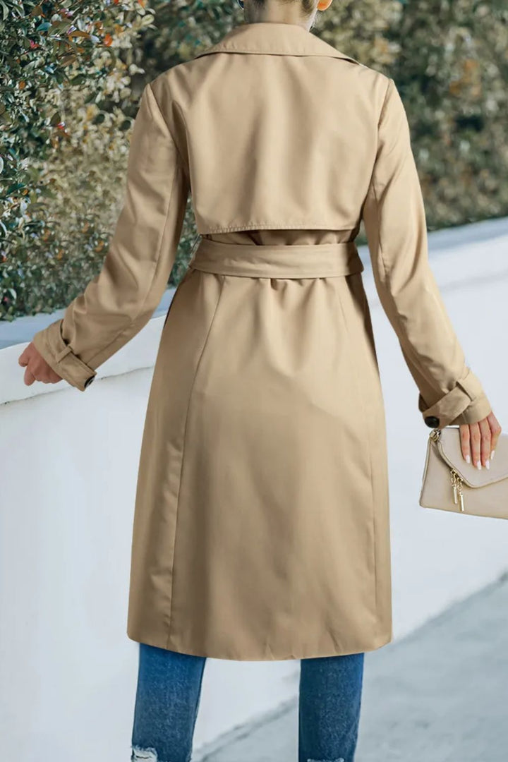 Stilla | Trenchcoat Med Lange Ærmer, Krave og Bindebelt Samt Knapper