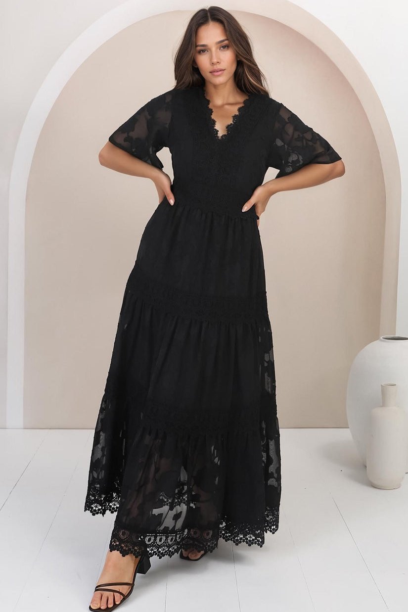 Stilla | Elegant Sort Maxikjole