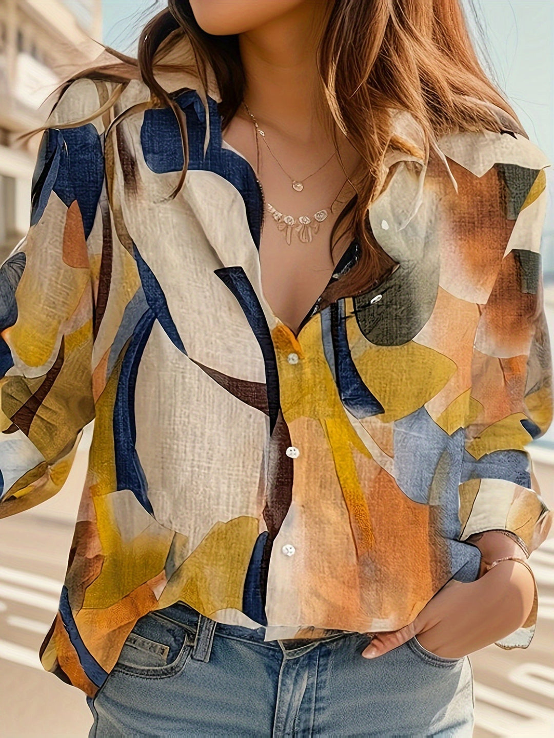 Stilla | Bluse Med V-Hals Og Lange Ærmer Med Geometrisk Print