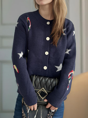 Stilla | Langærmet Strikjakke Med Knapper Foran Candy Cane & Star.