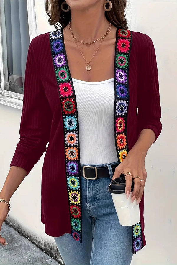 Stilla | Strikcardigan med blomsterkant og lange ærmer