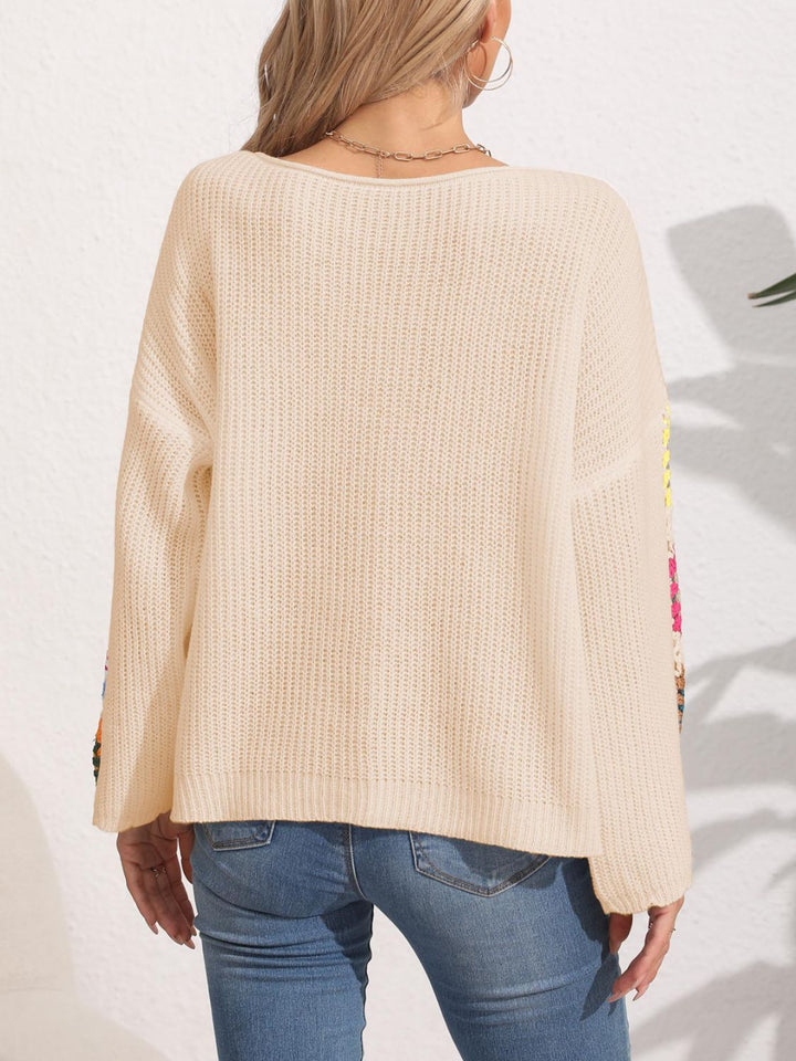 Stilla | Pullover med lange ærmer med hæklet blomster mønster