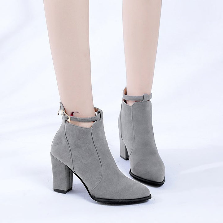 Dame High-Heel Støvletter med elegant remdesign og komfortabel sål Stilla