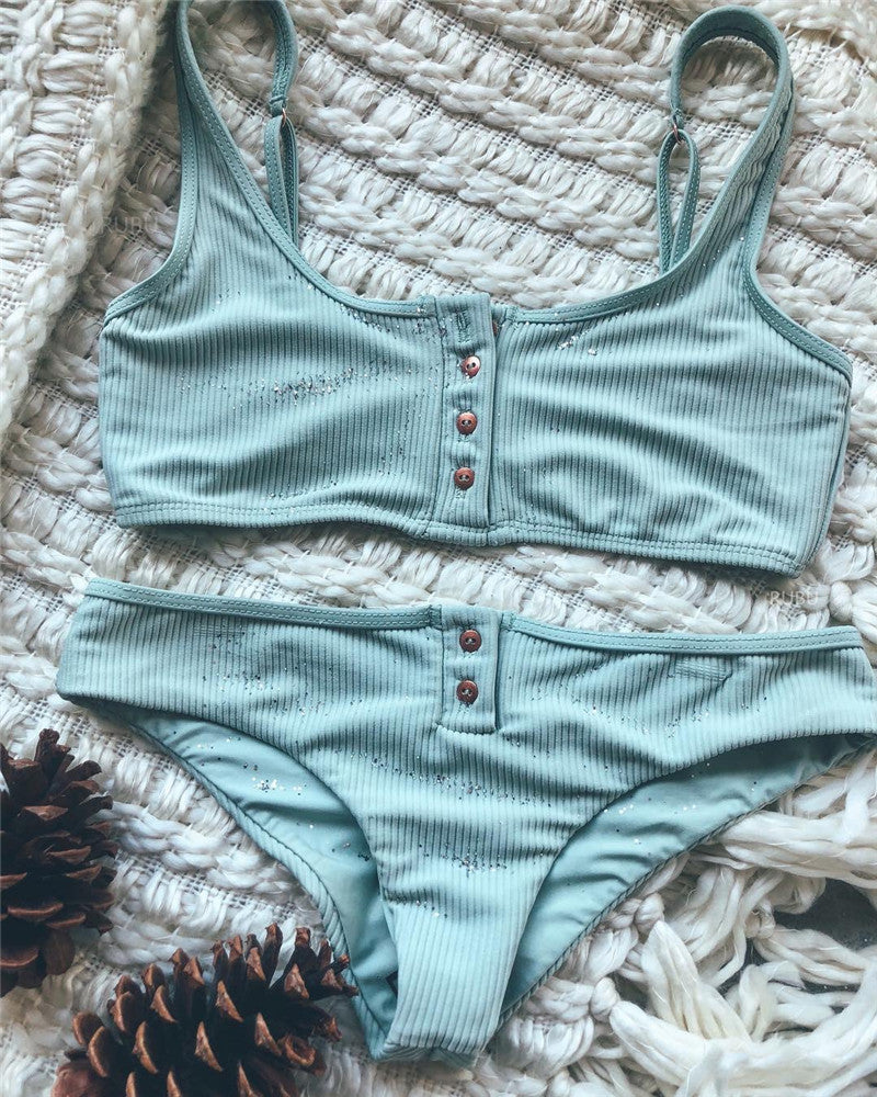 Damer Sporty Bikini-Sæt med Knapdetaljer og Ribstruktur Stilla