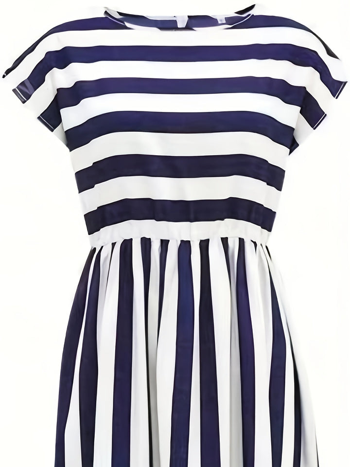 Stilla | A-Line Kjole Striber Navy Blue & Hvid Korte Ærmer Høj Talje