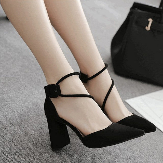 Dame elegante Slingback-pumper med transparente indsatser og fashionable rem Stilla