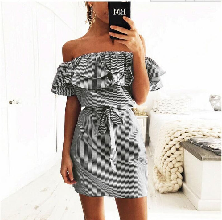 Dame Off-Shoulder Kjole med Flæser og Taljebælte Stilla