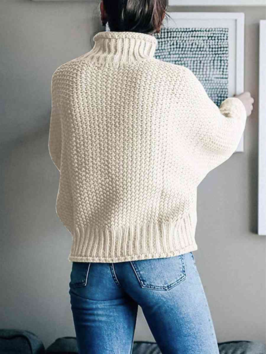 Stilla | Figurvenlig strikbluse med elegance