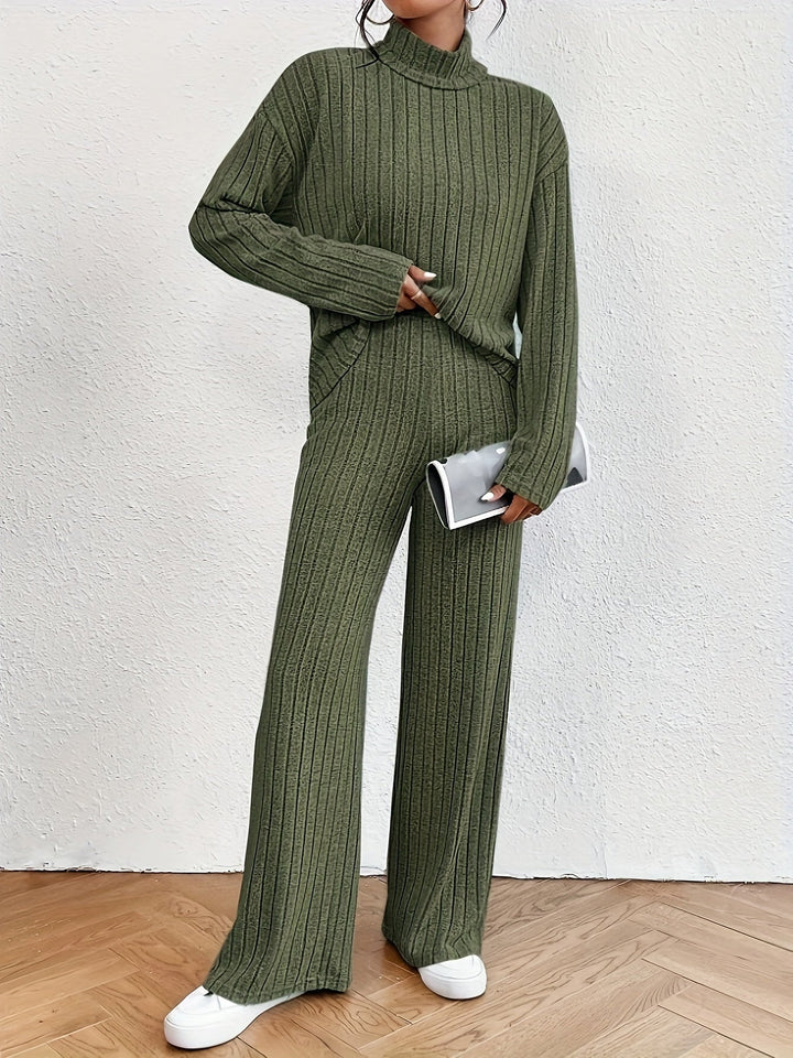 Stilla | Komfortabel Dameoutfit Bestående Af En Turtleneck Top Og Et Bredbensbukser