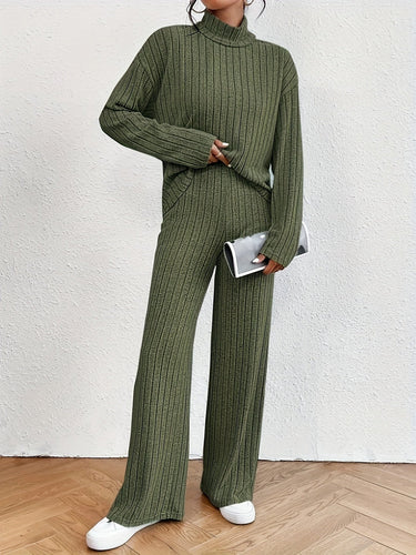 Stilla | Komfortabel Dameoutfit Bestående Af En Turtleneck Top Og Et Bredbensbukser