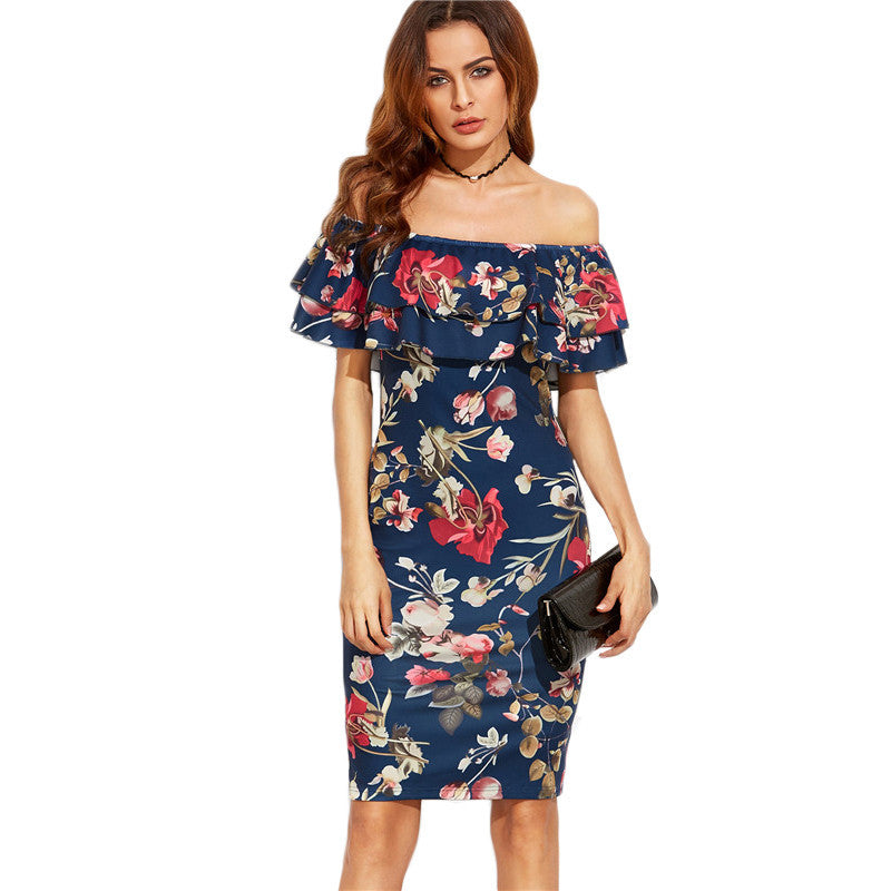 Kvindernes off-shoulder blomsterkjole med voluminøse flæsedetaljer og figursyet snit Stilla