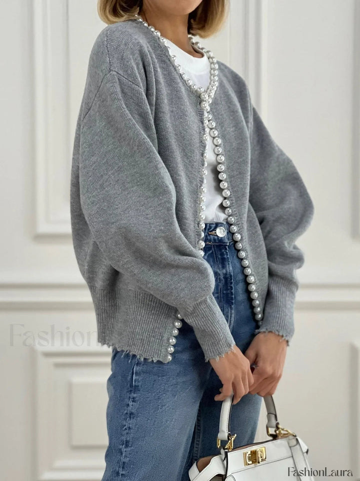 Stilla | Strik Cardigan med Perle Dekorationer og Flosset Kant