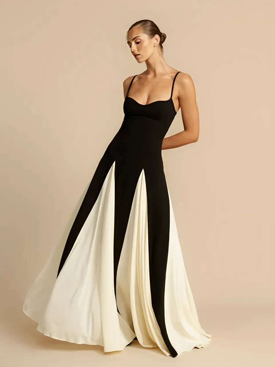 Stilla | Elegant Lang Kåbe Seline