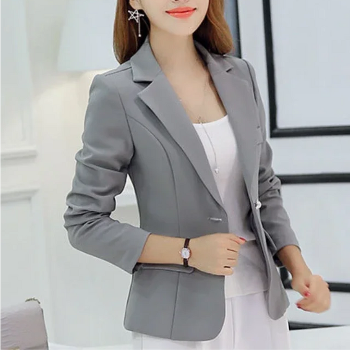 Stilla | Elegant Dame Blazer Med Knaplukning Ved Anklen