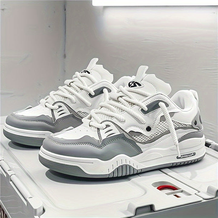Stilla | Sporty Sneakers