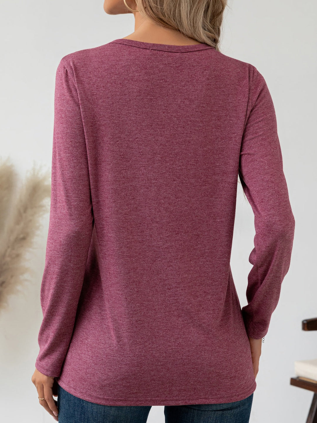 Stilla | Langærmet T-shirt med rund halsudskæring
