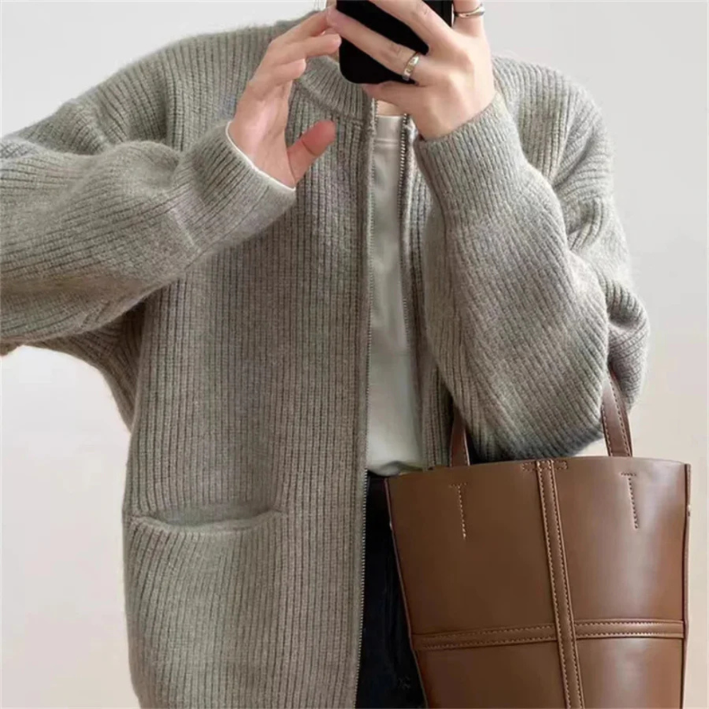 Stilla | Elegant Plus-Size Kvinder'S Zip-Up Cardigan For Komfort