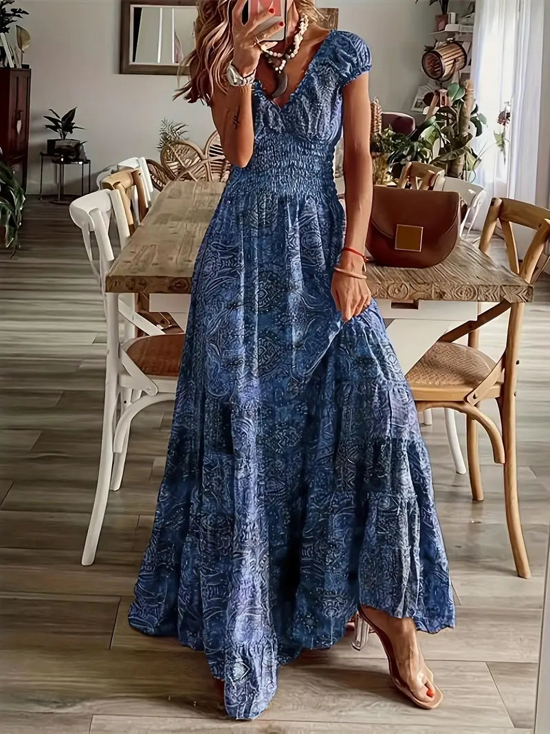 Stilla | Sommerkjole Med Blomsterprint, Figursyet Talje Og Flydende Silhuet