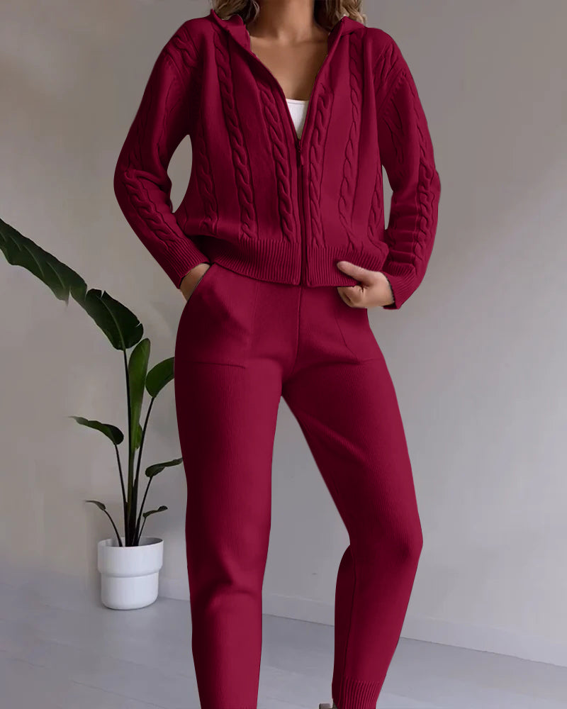 Stilla | Casual Jacquard Cardigan Sæt med Twist Design