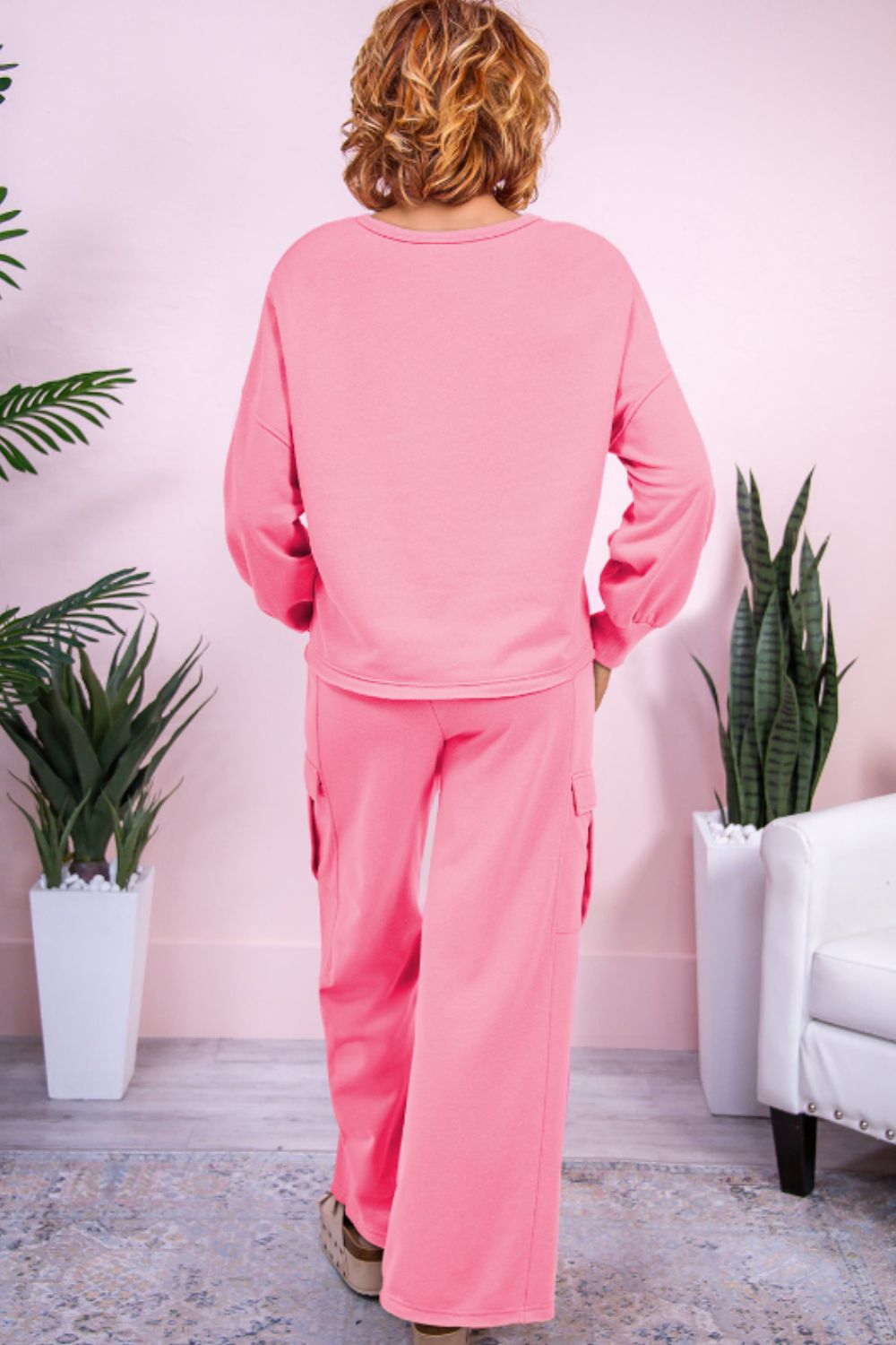 Stilla | Komplett sæt Bestående Af En Langærmet T-shirt Med Rund Halsudskæring Og Et Par Bukser Med Snorejustering