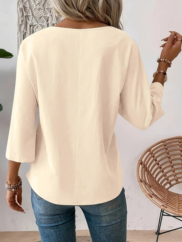 Stilla | Elegant Hvid Dametop, Minimalistisk Design, Rund Halsudskæring, Polyester