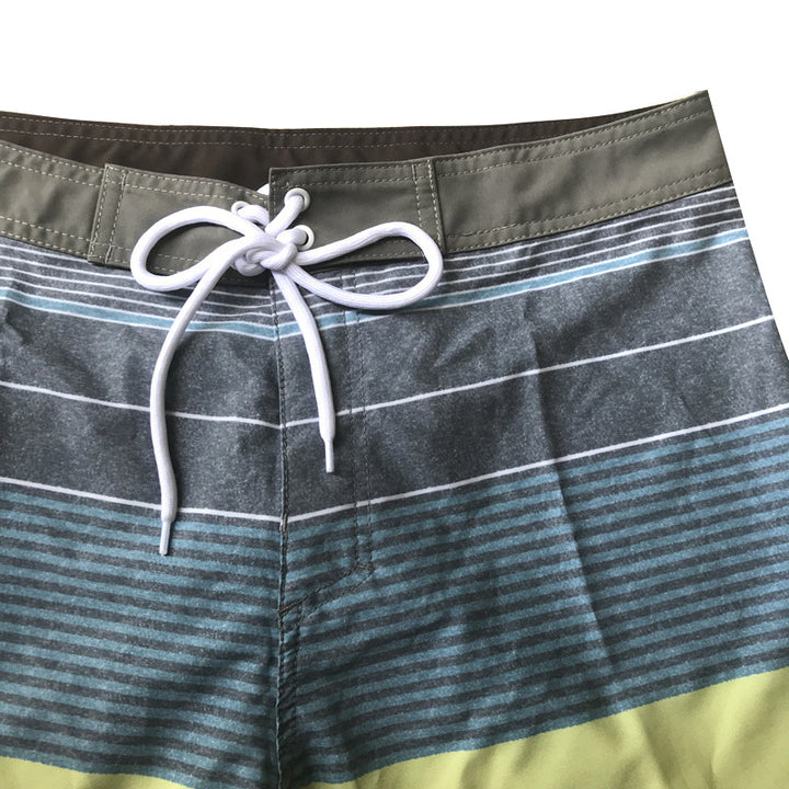 Herrer badeshorts med innovativt vandafvisende materiale og justerbar talje Stilla