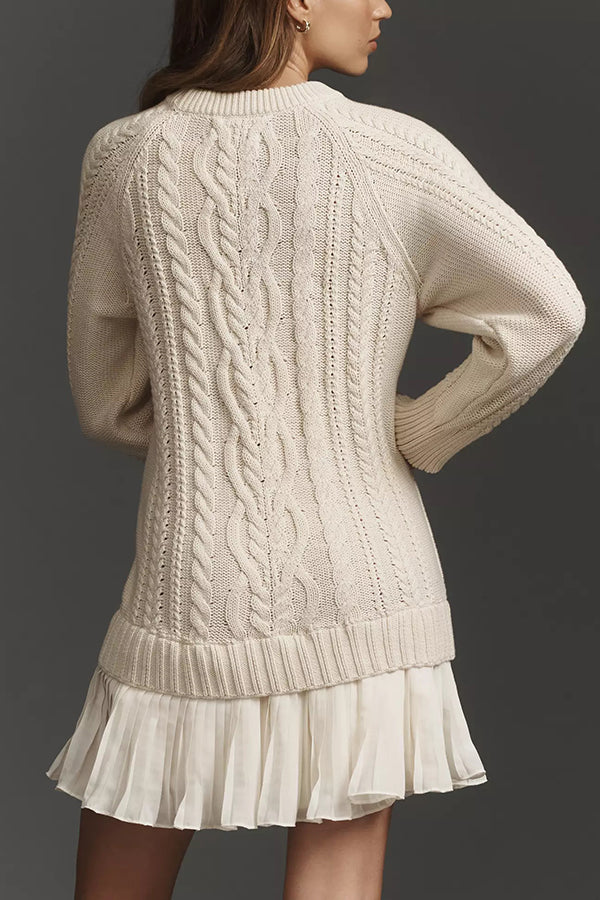 Stilla | Strik Sweater Kjole med Plisseret Chiffon Kant