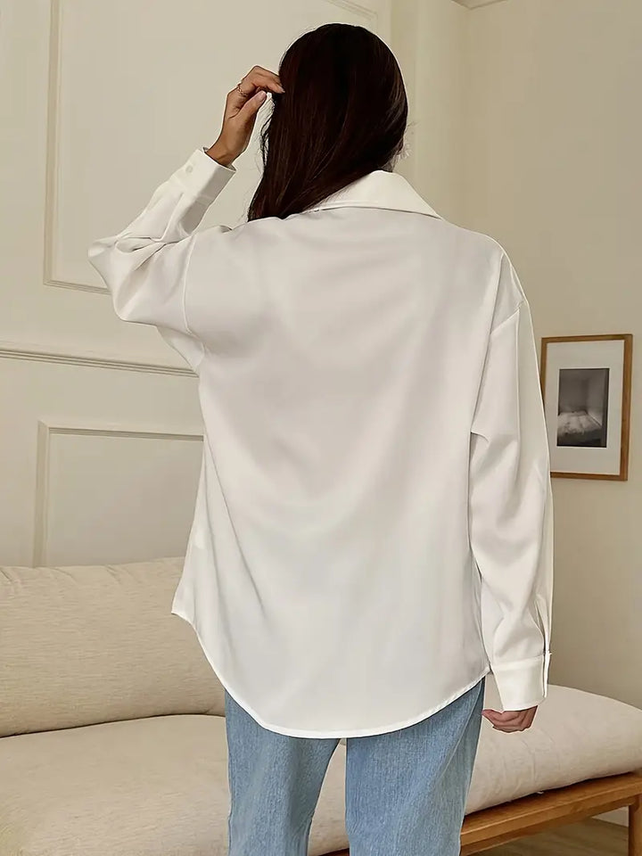 Stilla | Hvid Skjorte med Knapper i Klassisk Stil