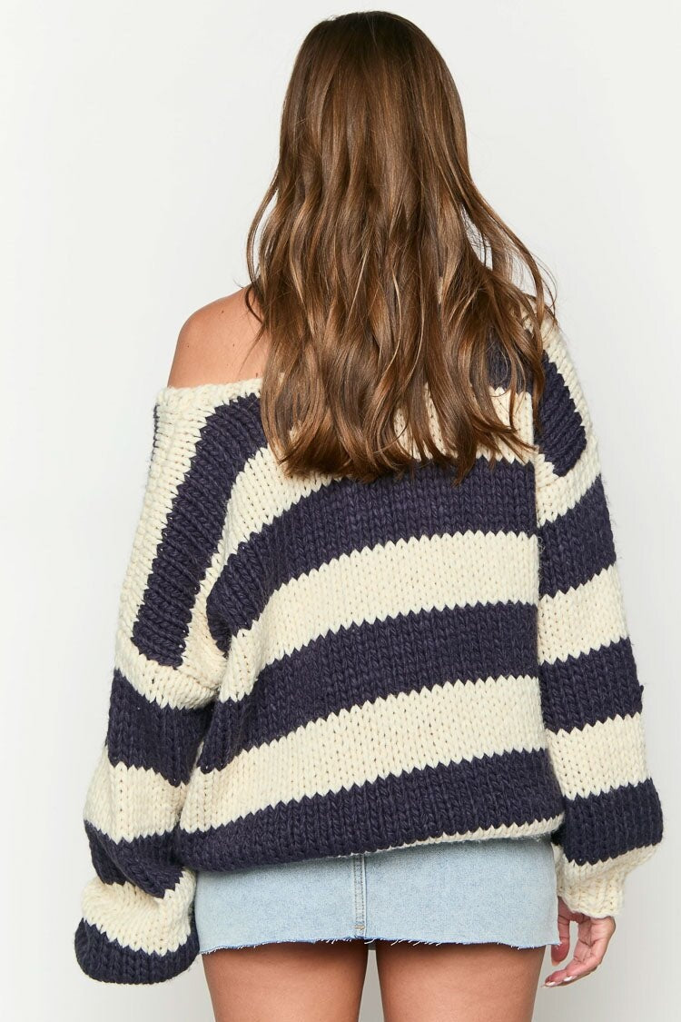 Stilla | Cozy Off-The-Shoulder Striped Knit Sweater til Efterårs Lag
