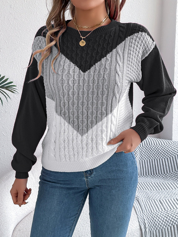 Stilla | Pullover med kontrasterende lange ærmer og rund hals