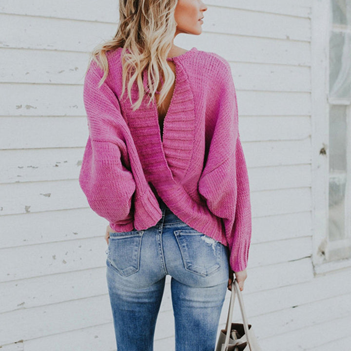 Kvindernes strikkede sweater med asymmetrisk rygdesign og brede ærmer Stilla
