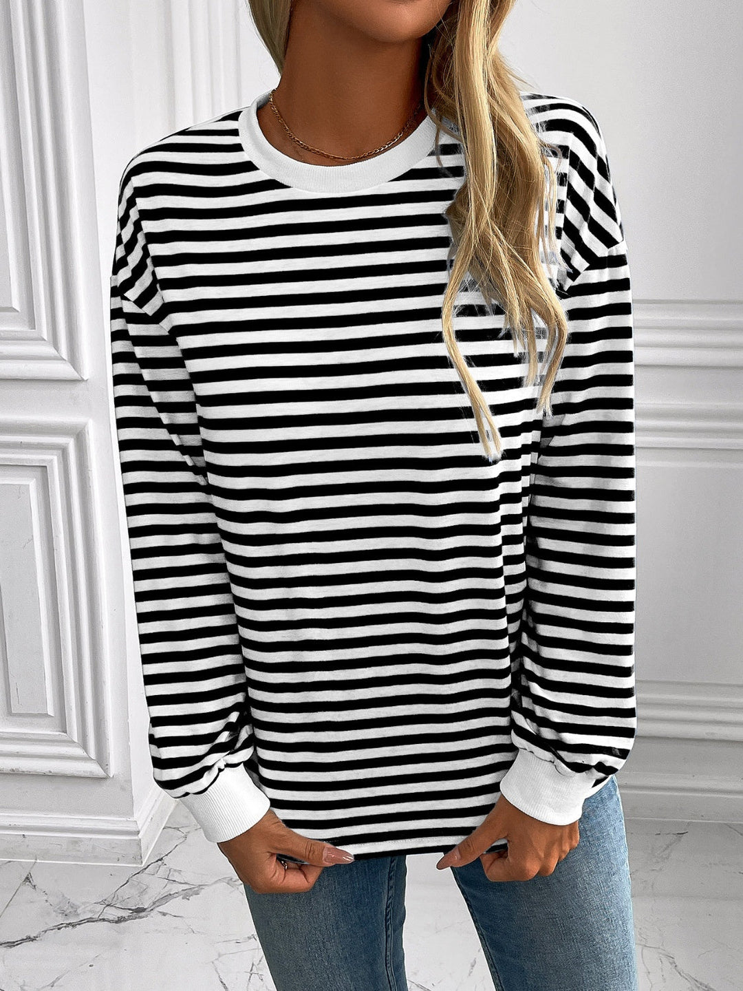 Stilla | Stribet Rundhalset Sweatjacke Med Lange Ærmer
